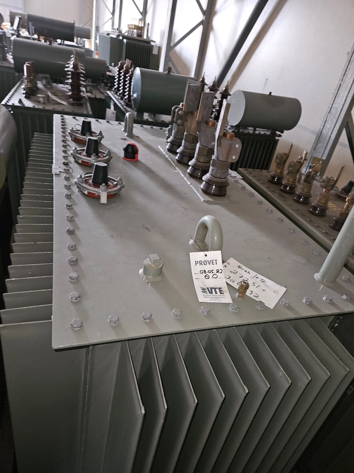 304932 / 1250kVA